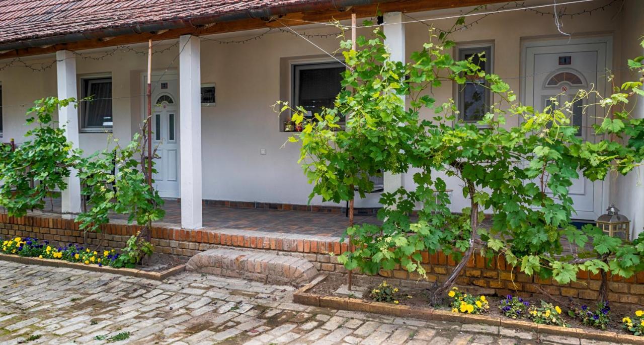 Julia Apartman Pacir Luaran gambar